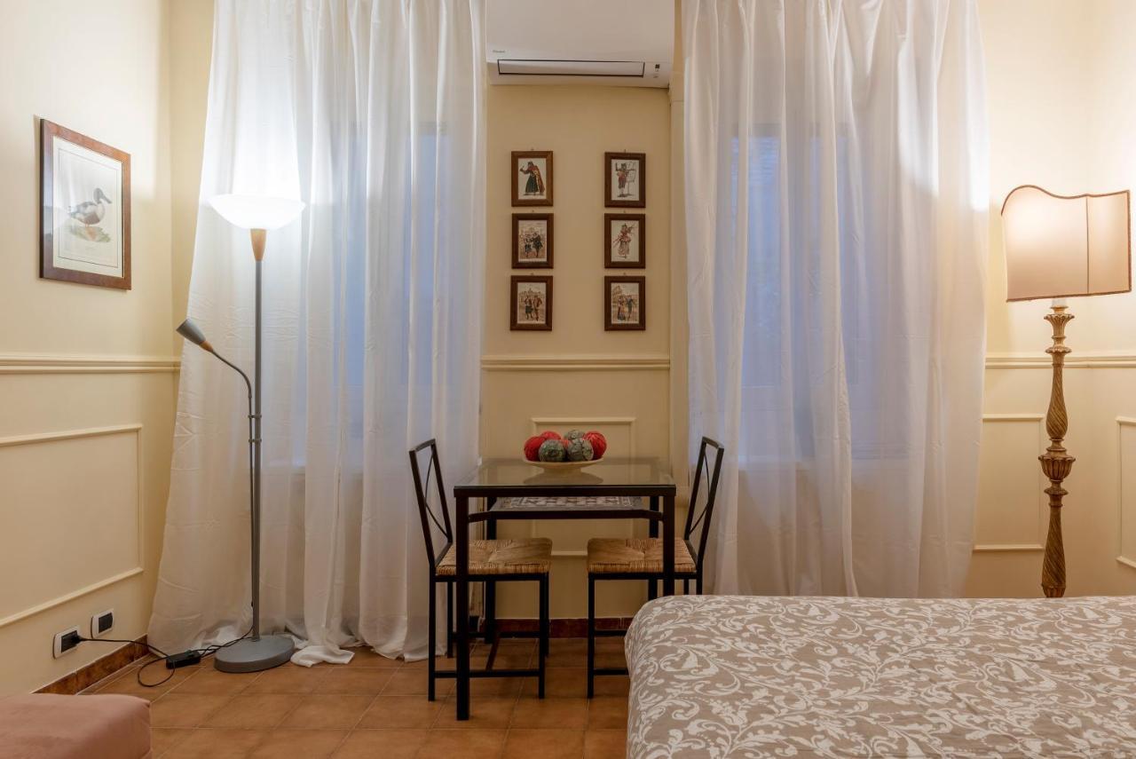Piazza Navona & Pantheon Central Apartment Rome Bagian luar foto